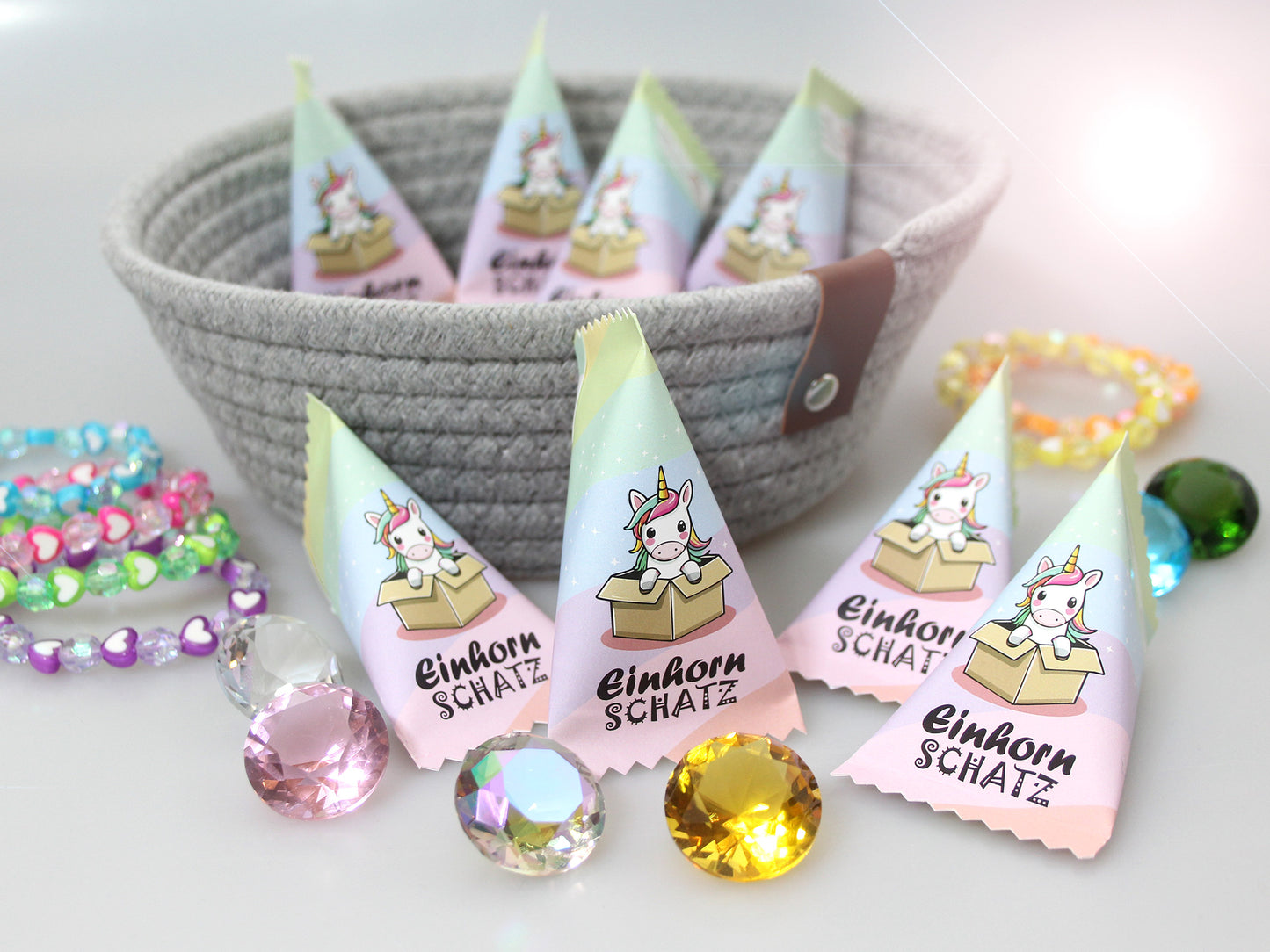 Einhorn Schatz Mystery Box für Mädchen | Glitzer Armband oder Glas Diamant | Mitgebsel & Adventskalender Geschenk