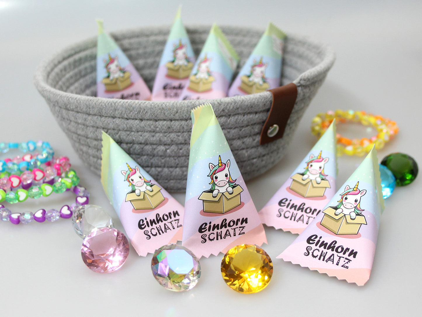 Einhorn Schatz Mystery Box für Mädchen | Glitzer Armband oder Glas Diamant | Mitgebsel & Adventskalender Geschenk