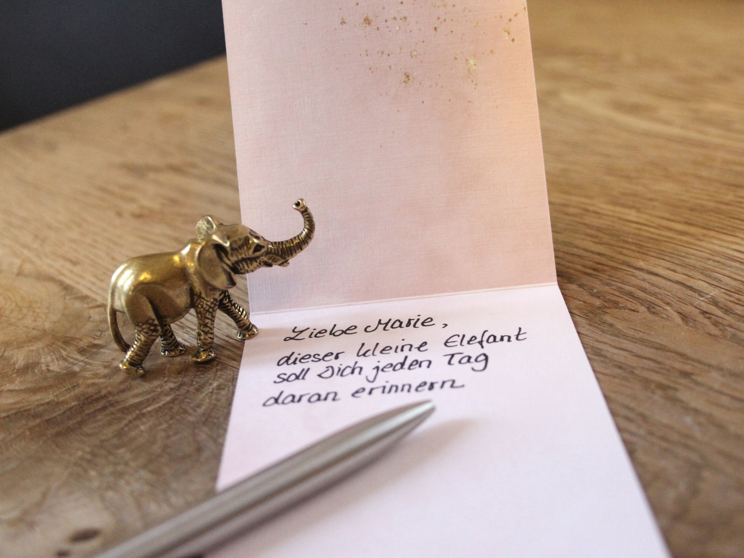 Elefant Glücksbringer mit Mutmacher-Karte Weisheit und Kraft – Du schaffst das!