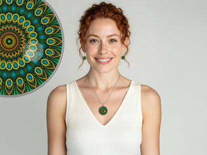 Mandala Schmuckset Smaragdgrün – Edelstahl Halskette & Ohrringe – Grüner Boho Schmuck – Geschenk für Frauen jeden Alters